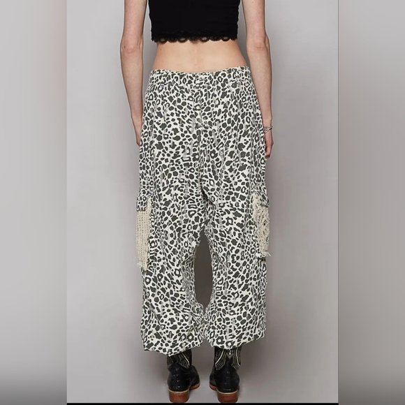 POL Black and White Leopord Distressed "Vintage" Jogger - Picture 4 of 5